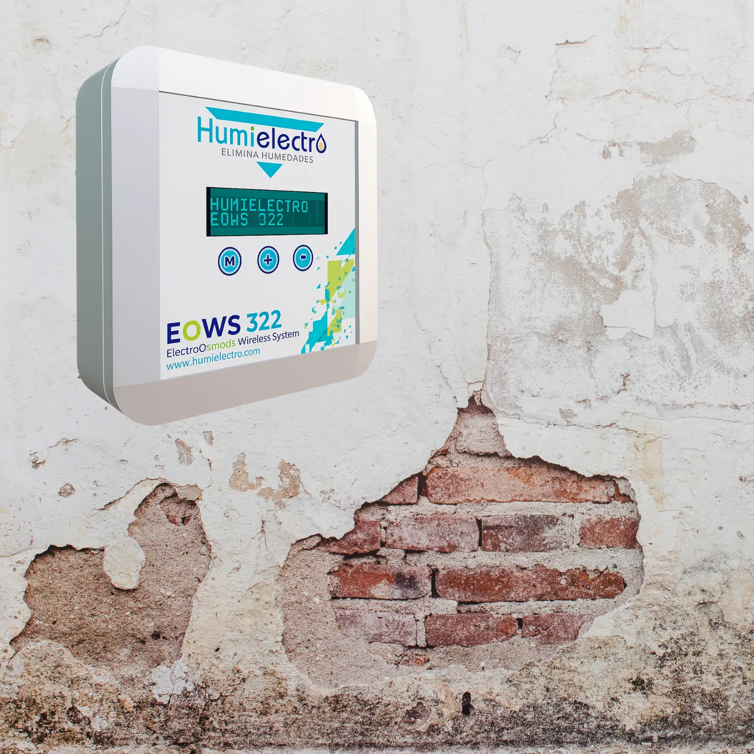 Pared fuertemente desgastada debido a los problemas de humedad por capilaridad junto a dispositivo de Humielectro para eliminarla